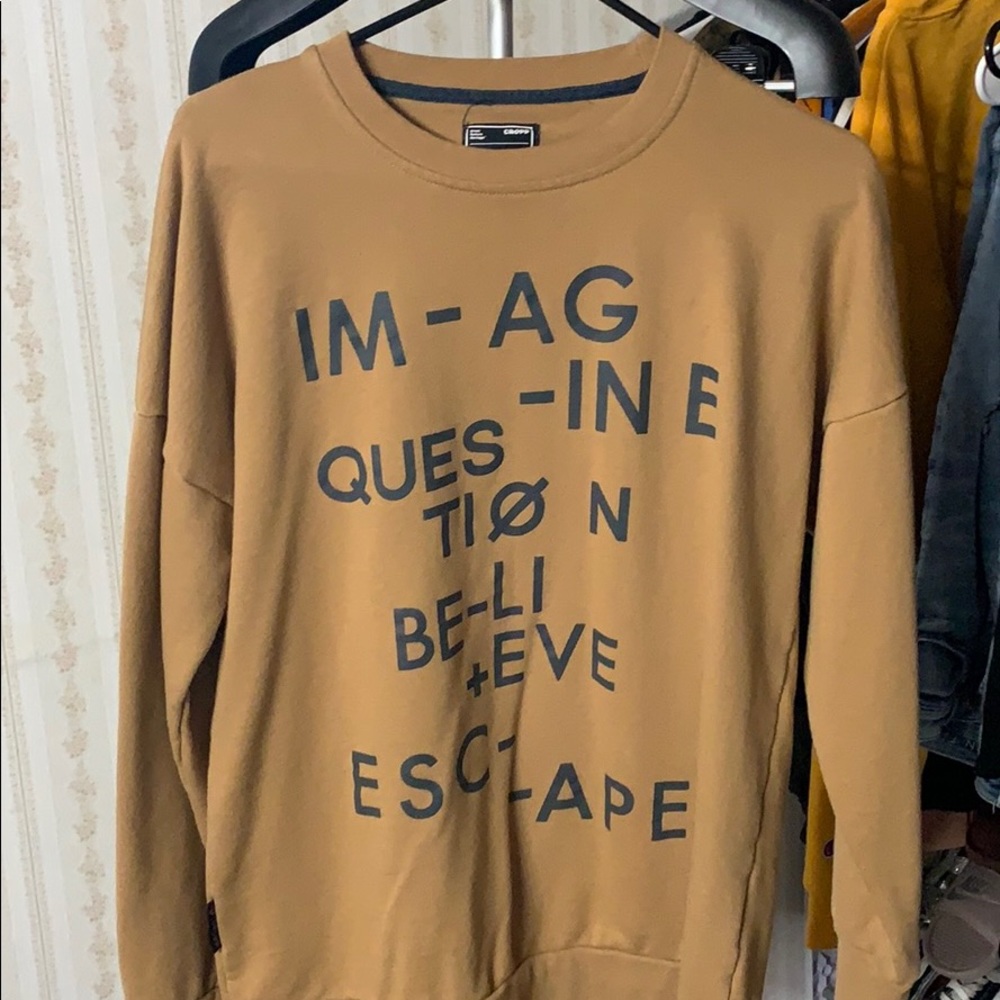 Sweatshirt - Picture 2 of 3